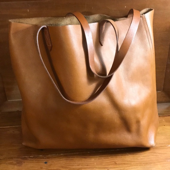 Madewell Handbags - Madewell Transport Tote English Saddle
